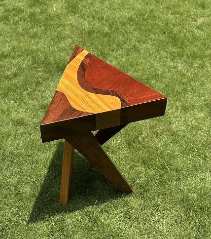Artsy Table perspective 3